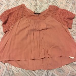 Lace blush top 🌸